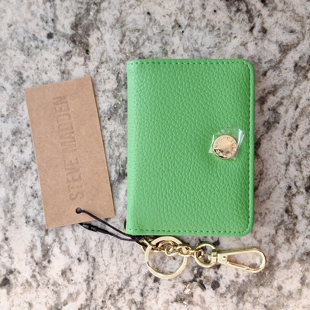 Green Steve Madden BiFold Wallet With Keychain Nwt Gem